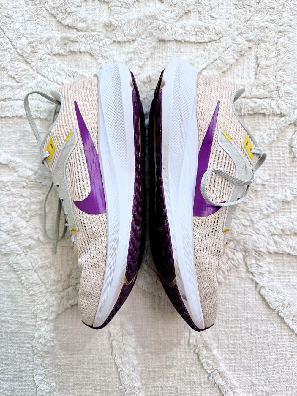 Nike Air Zoom Pegasus 38 Women’s 9 Pink Purple Running Shoes